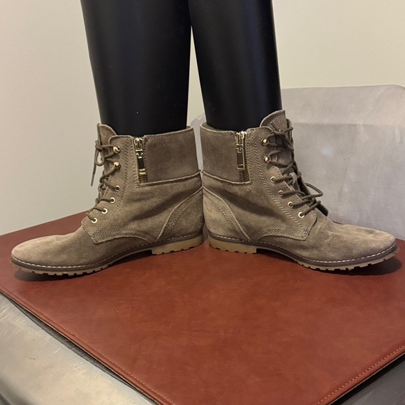 Tommy Hilfiger Women's Lace-Up Suede Boots - Taupe - Picture 6 of 11